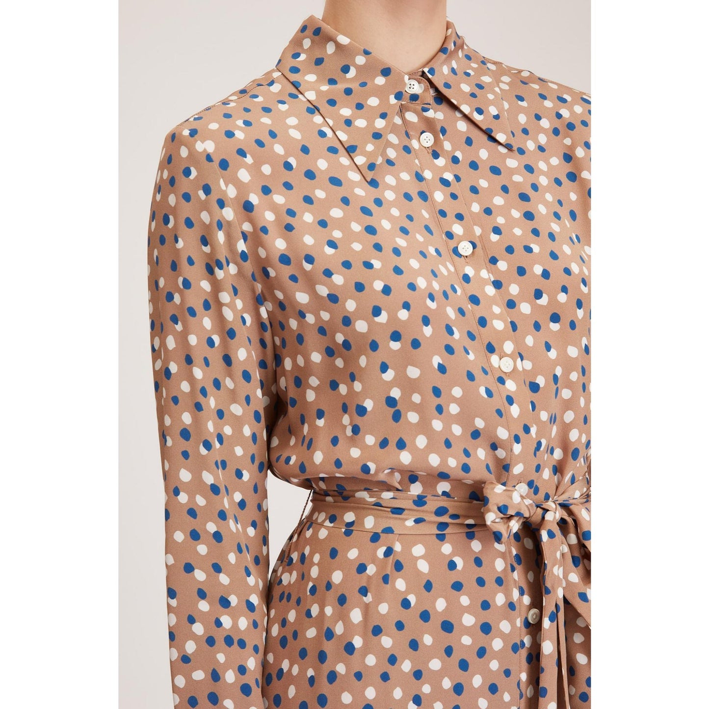 Women Cornwall Dress - Maxi Shirt Dress Detailed With Belt And Side Pockets - Beige