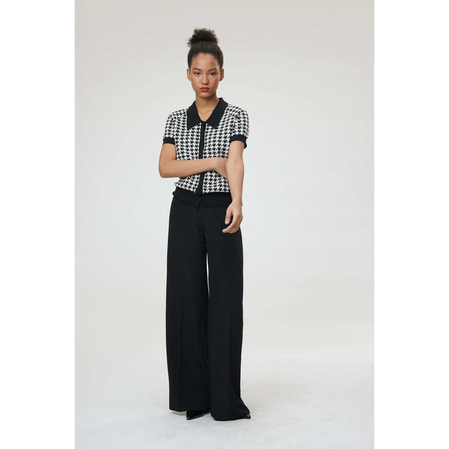Women Vicenza Cardigan - Button Down Blouse in Black And White Dogtooth