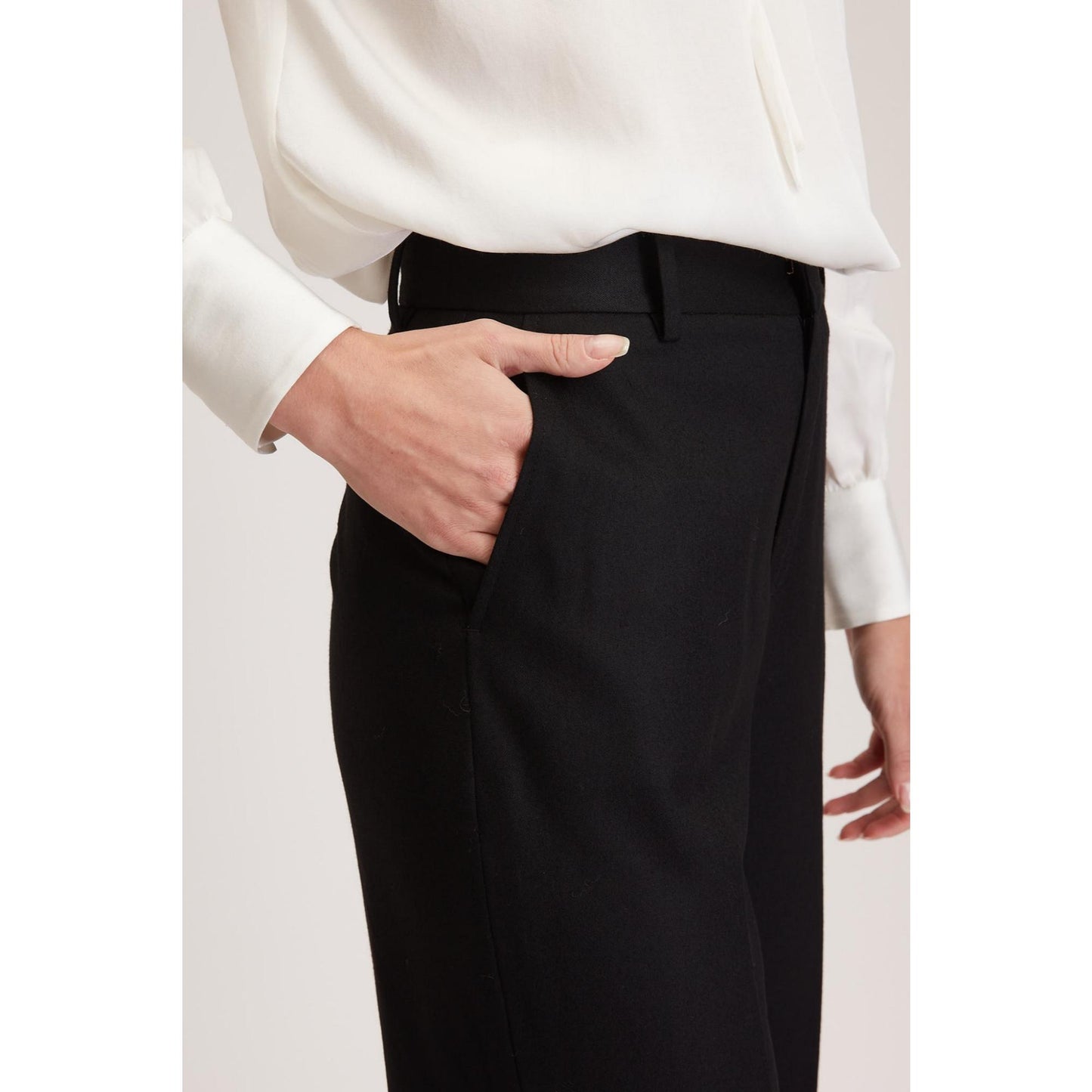 Women Manchester Trouser - High-Waisted Cropped Trousers in Plain Black Wool