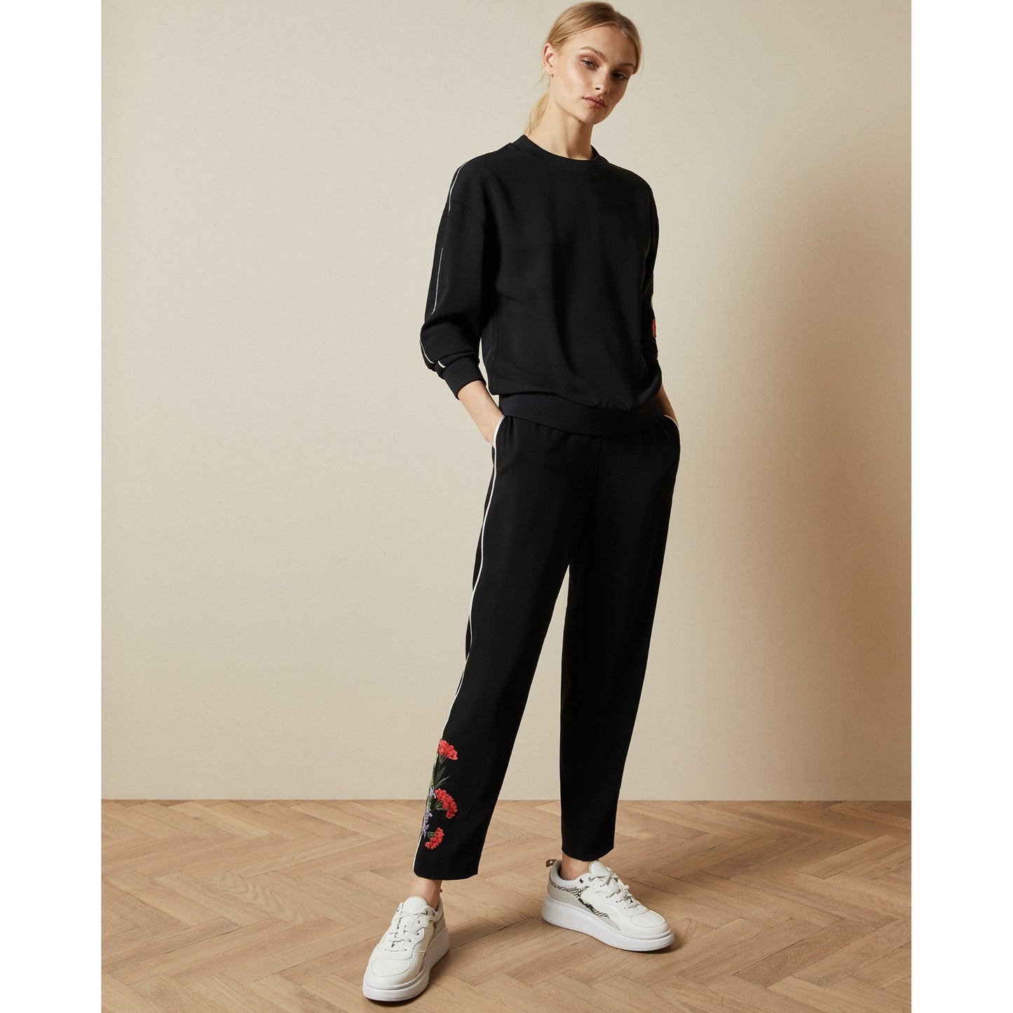 Women Kinalee-Highland Side Stripe Jogger With Embroidery - Black