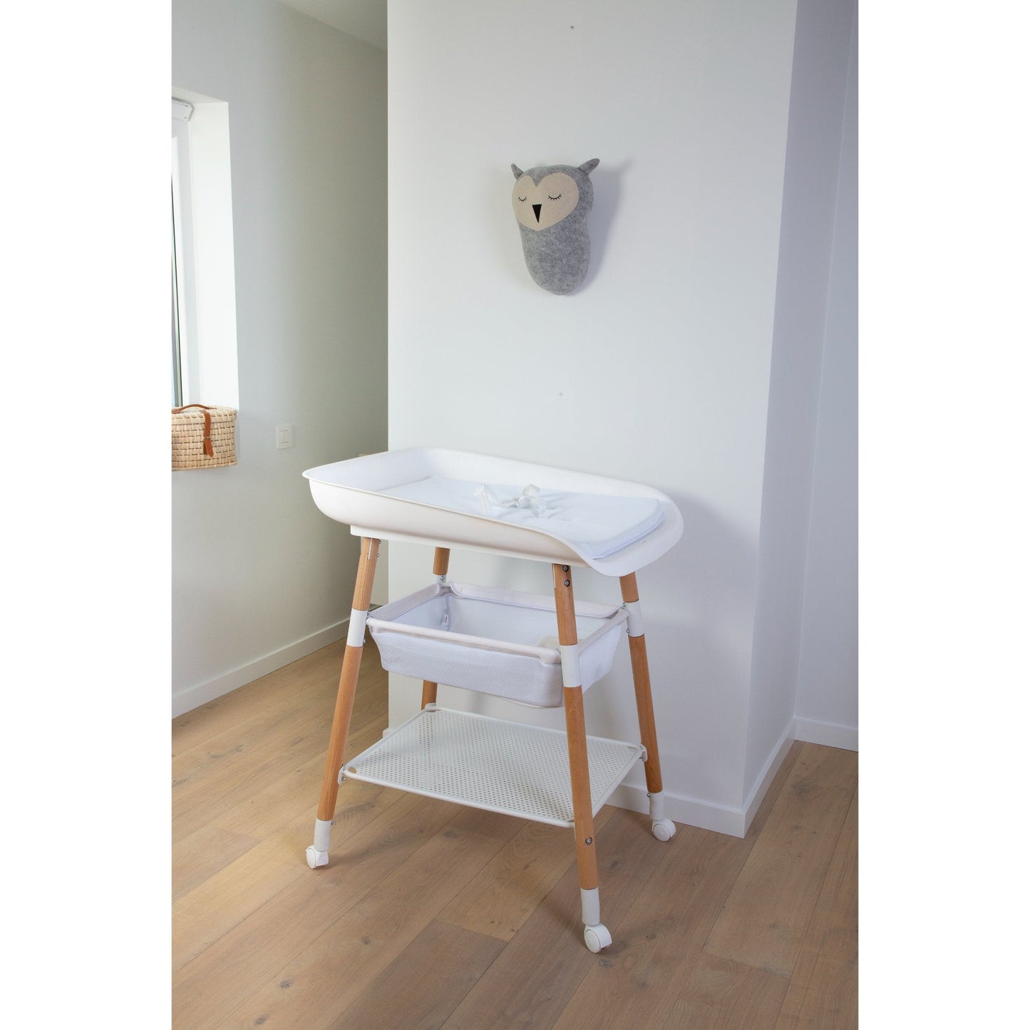 EVOLUX Adjustable Changing Table (4 different heights 85 - 89 - 91 and 95 cm) - White