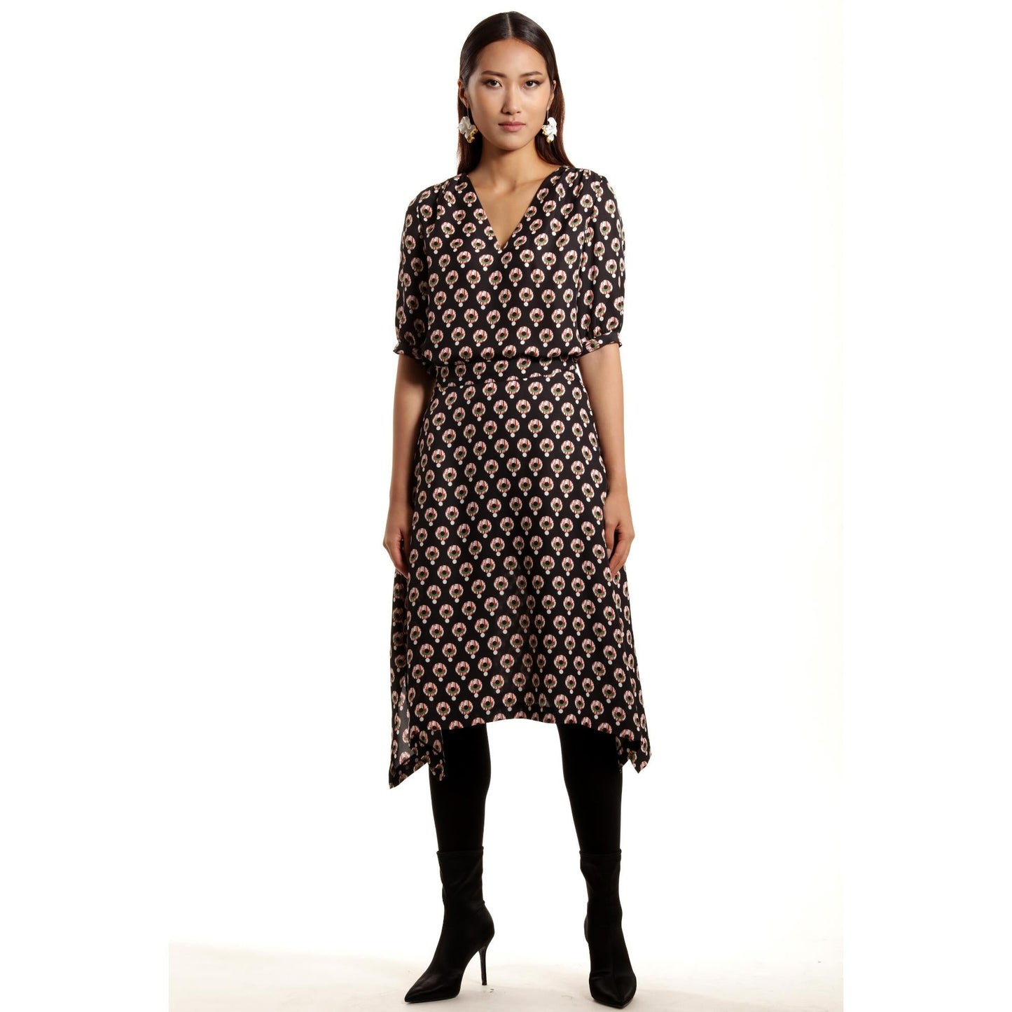 Women Cannes Blouse - Relaxed Fit V-Neck Silk Crepe Blouse - Black print