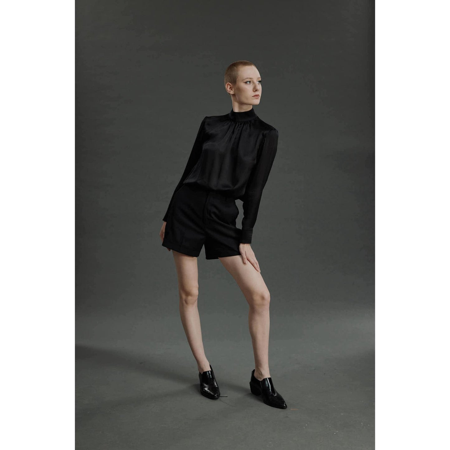 Women Fundao Blouse - High Neckline Blouse in Black