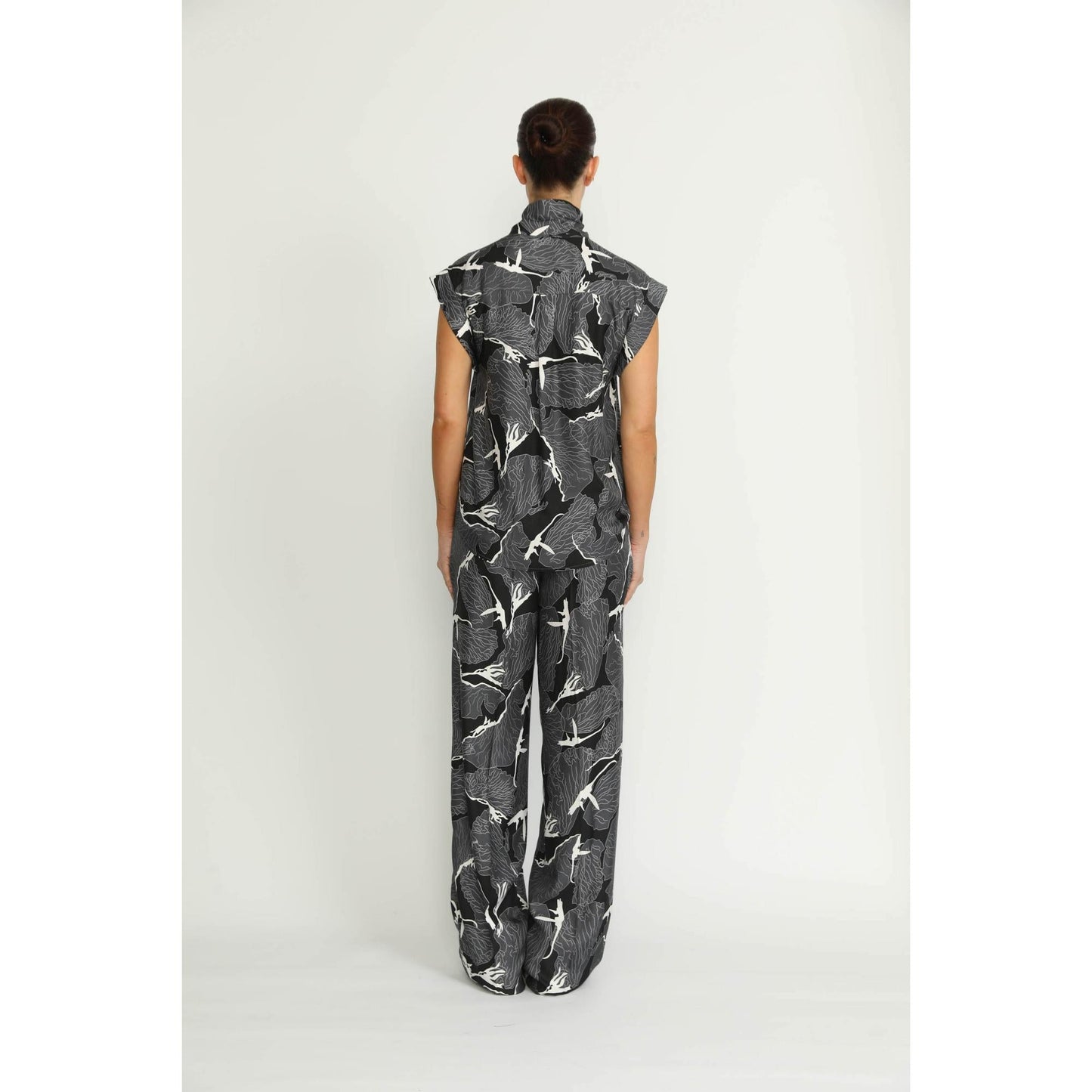 Women Meilen Blouse - Meilen Blouse in Black Petal Print