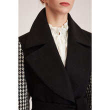 Load image into Gallery viewer, Women Aberdeen Coat - Single Breasted, Wide Lapel Long Coat - Black
