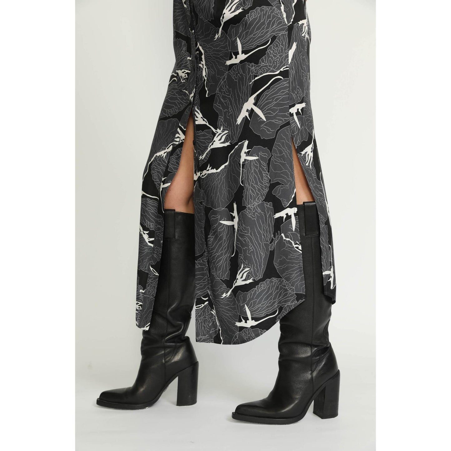 Women Port Dress - Port Relaxed Maxi Dress in Black Petal Print