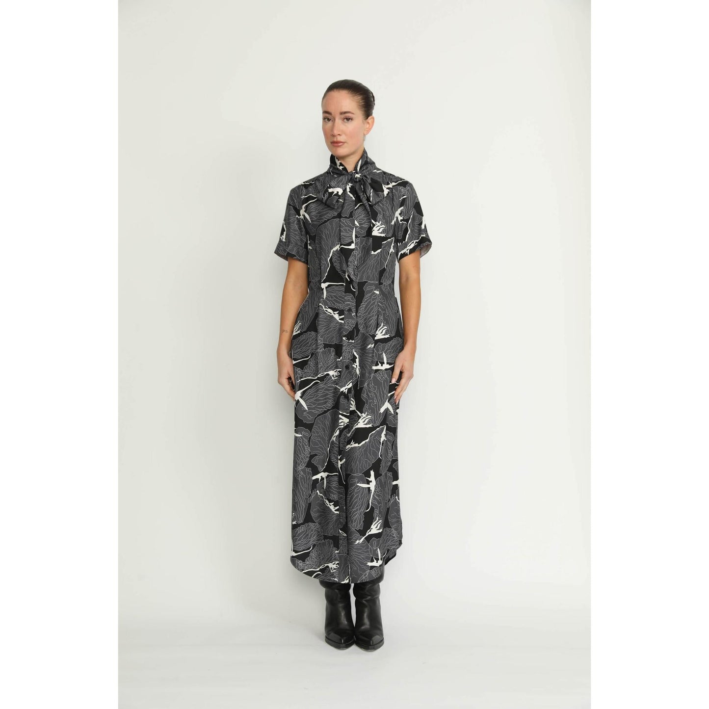 Women Port Dress - Port Relaxed Maxi Dress in Black Petal Print