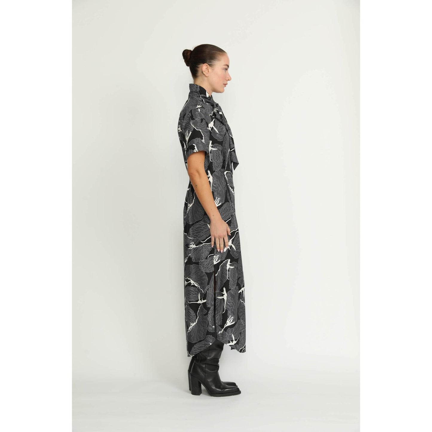 Women Port Dress - Port Relaxed Maxi Dress in Black Petal Print