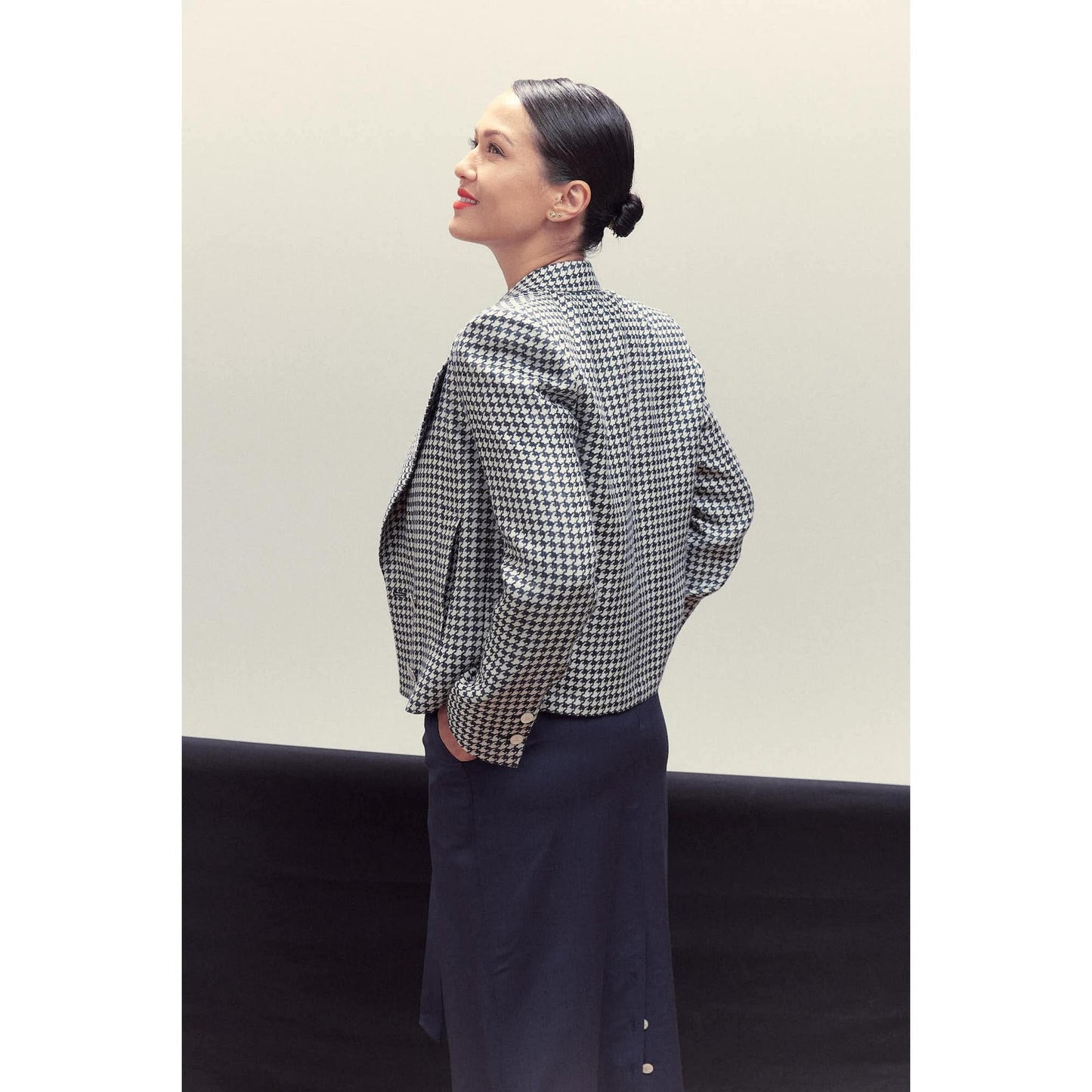 Women Milano Jacket - Short Suit Jacket in Navy Blue Dogtooth