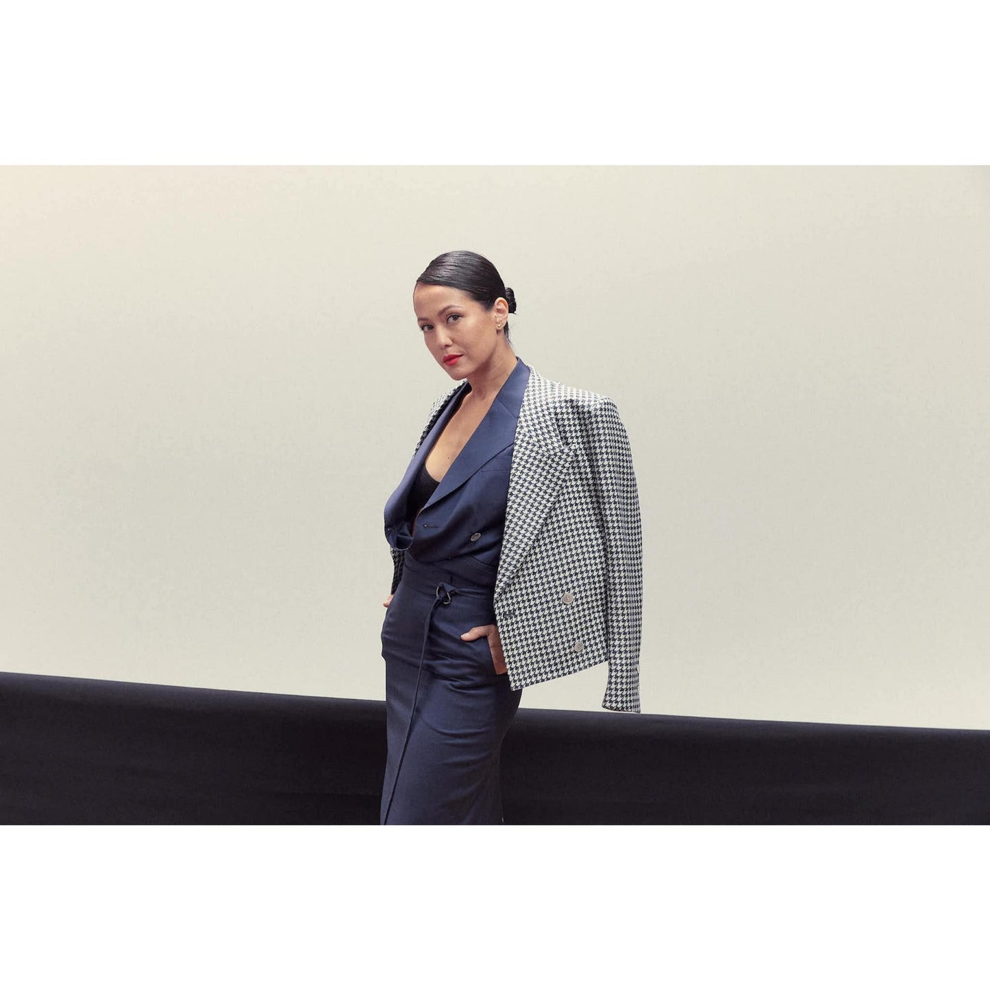 Women Milano Jacket - Short Suit Jacket in Navy Blue Dogtooth