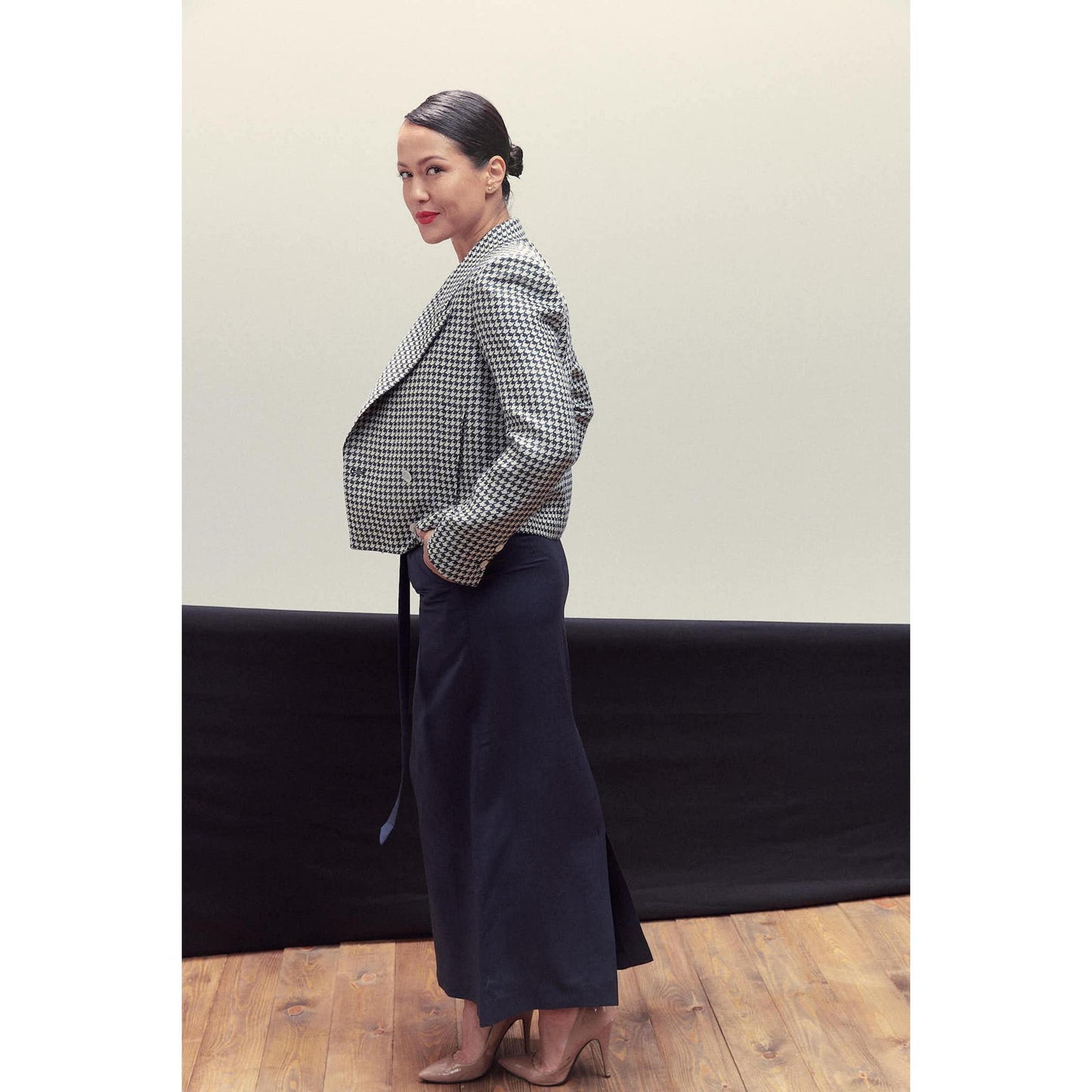 Women Milano Jacket - Short Suit Jacket in Navy Blue Dogtooth