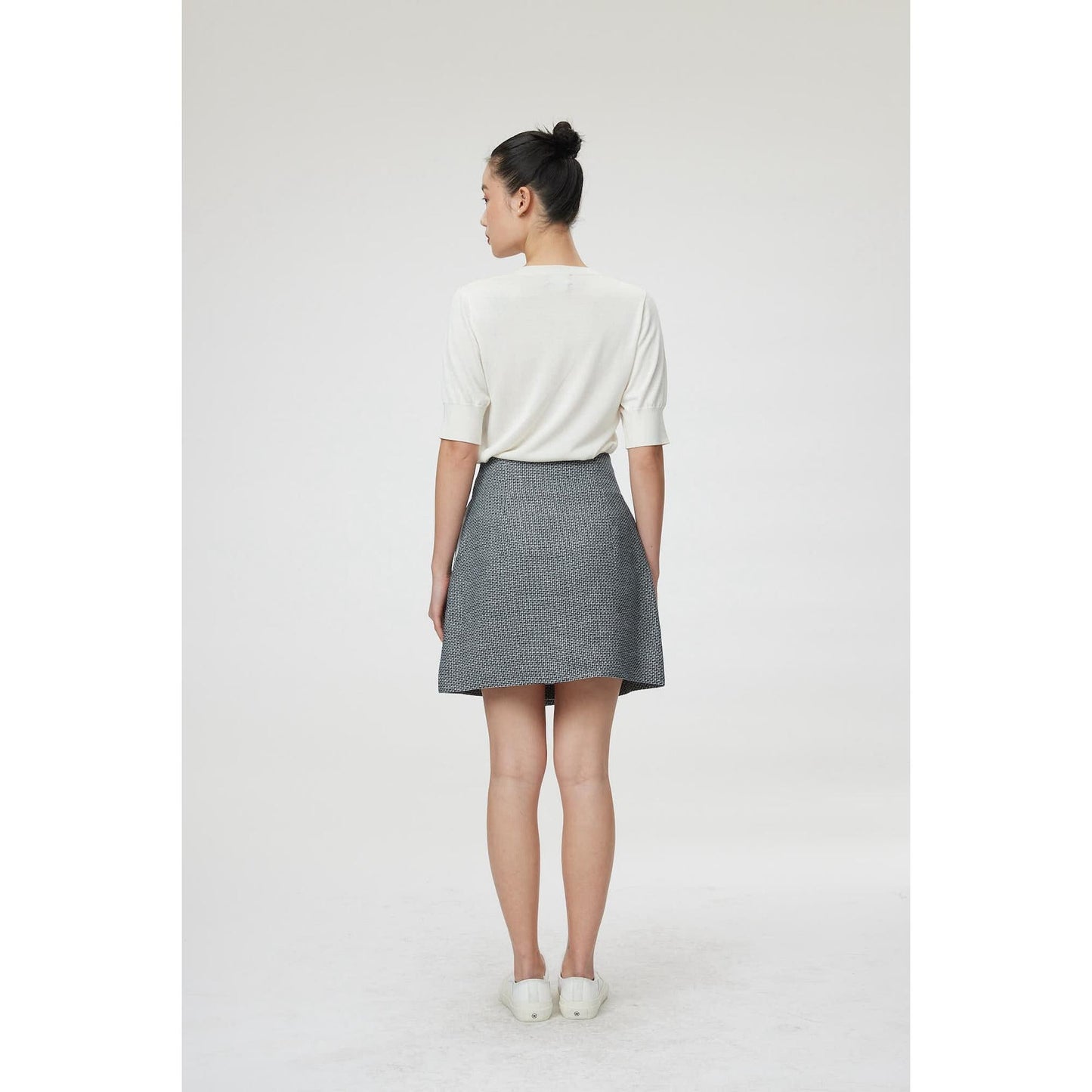 Women Pisa - Plain Knit V-Neck T-Shirt in White
