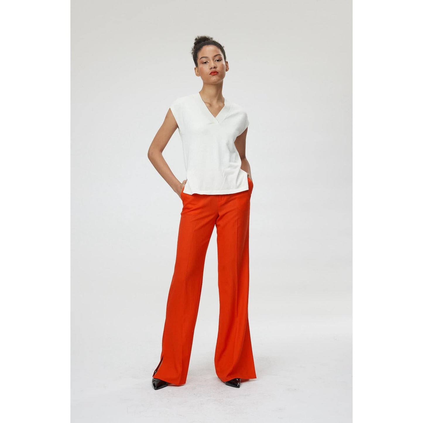 Women Barletta - V-Neck Knit Vest in White