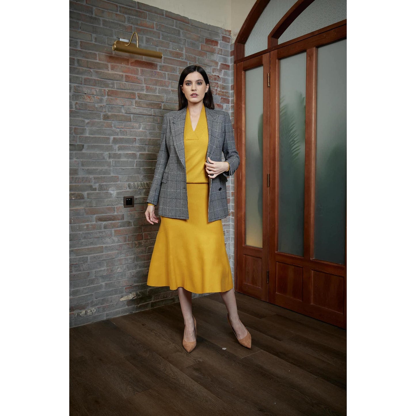 Women Marinha Grande Top - V-Neck Sweater in Ochre Yellow