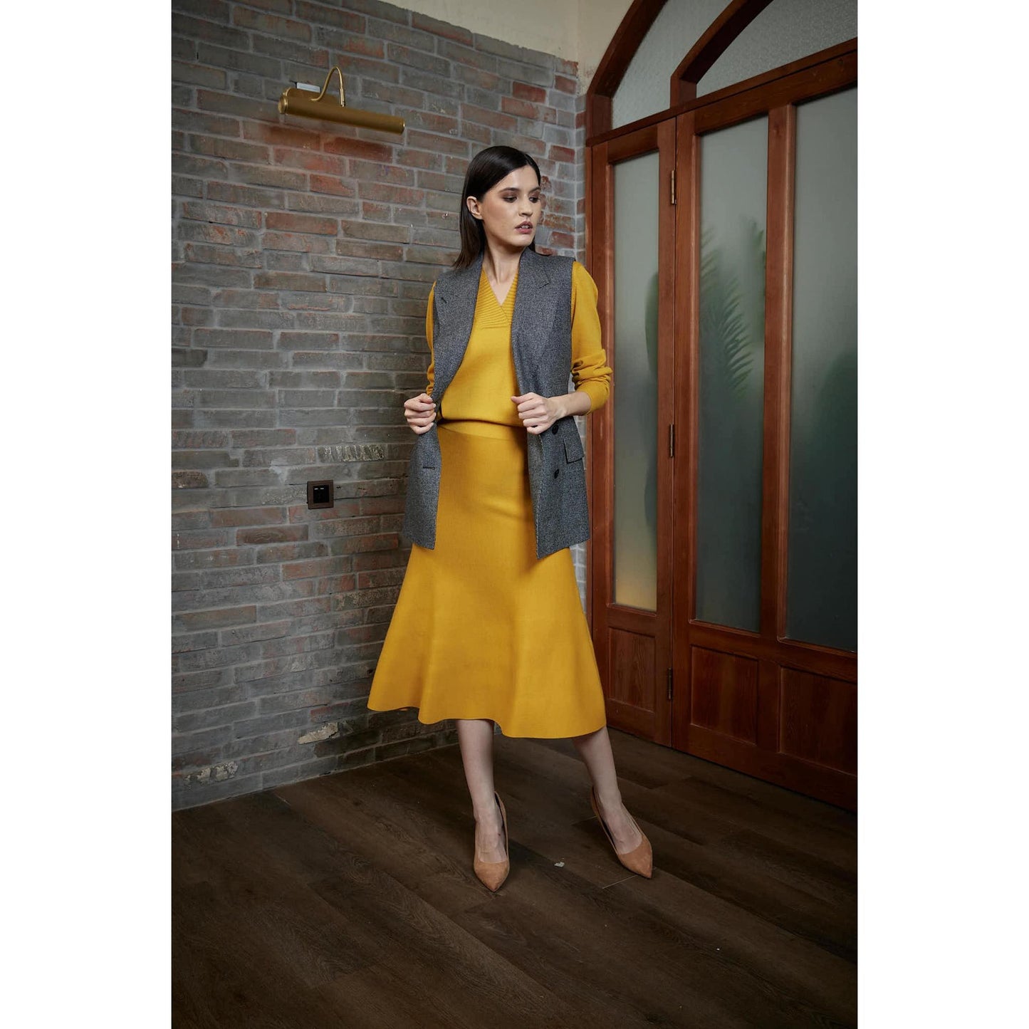 Women Marinha Grande Top - V-Neck Sweater in Ochre Yellow