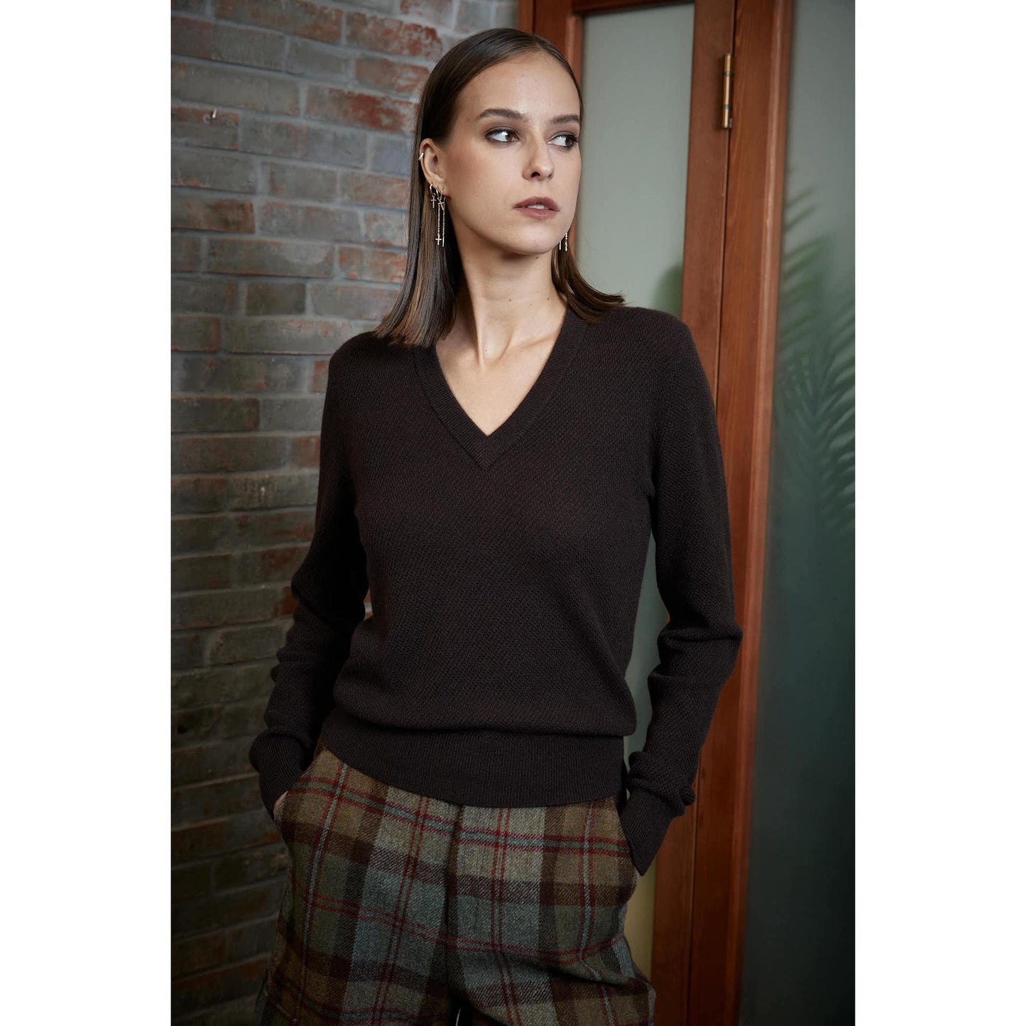 Women Gaia Knit Sweater - V-Neck Sweater in Brown Cashmere