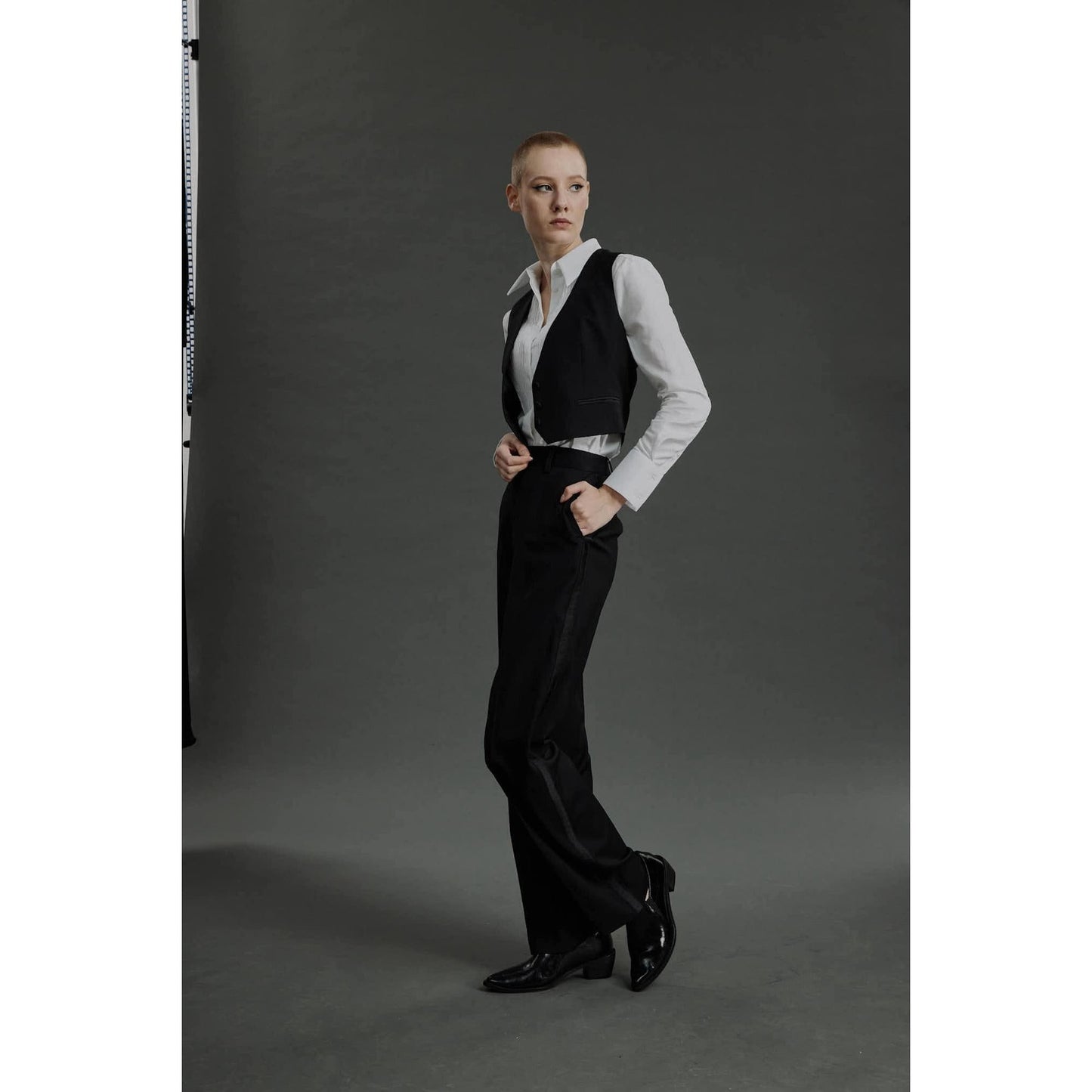 Women Elvas - Limited Edition Trousers - Narrow Leg Trousers in Black