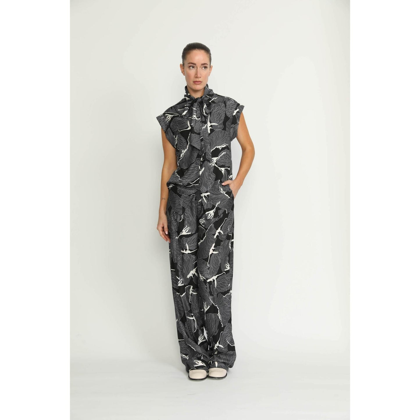 Women Lachen Trousers - Lachen Black Petal Print Wide-Leg Trousers