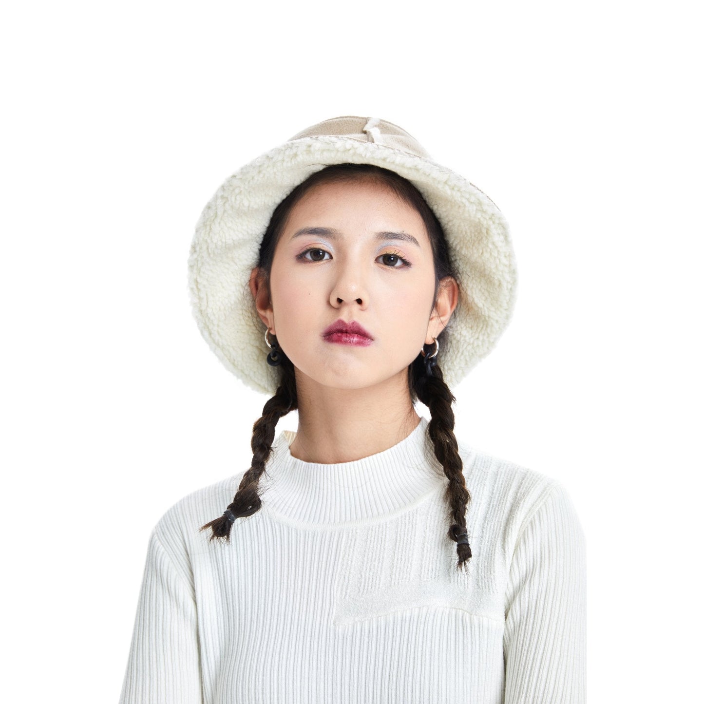 Women Sueded Shearling Bucket Hat - Ivory