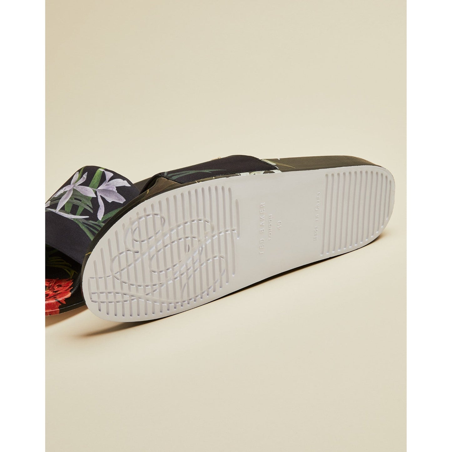 Women Avelinh-Highland Slider - Black