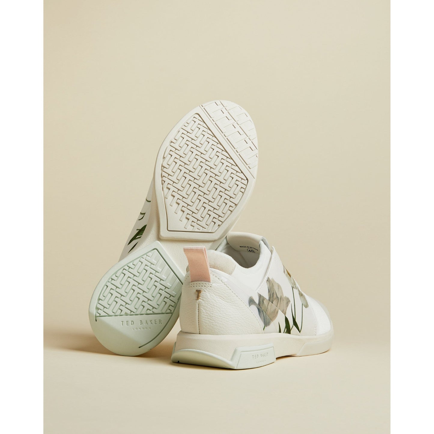 Women Nema-Elderflower Runner Trainer - Ivory