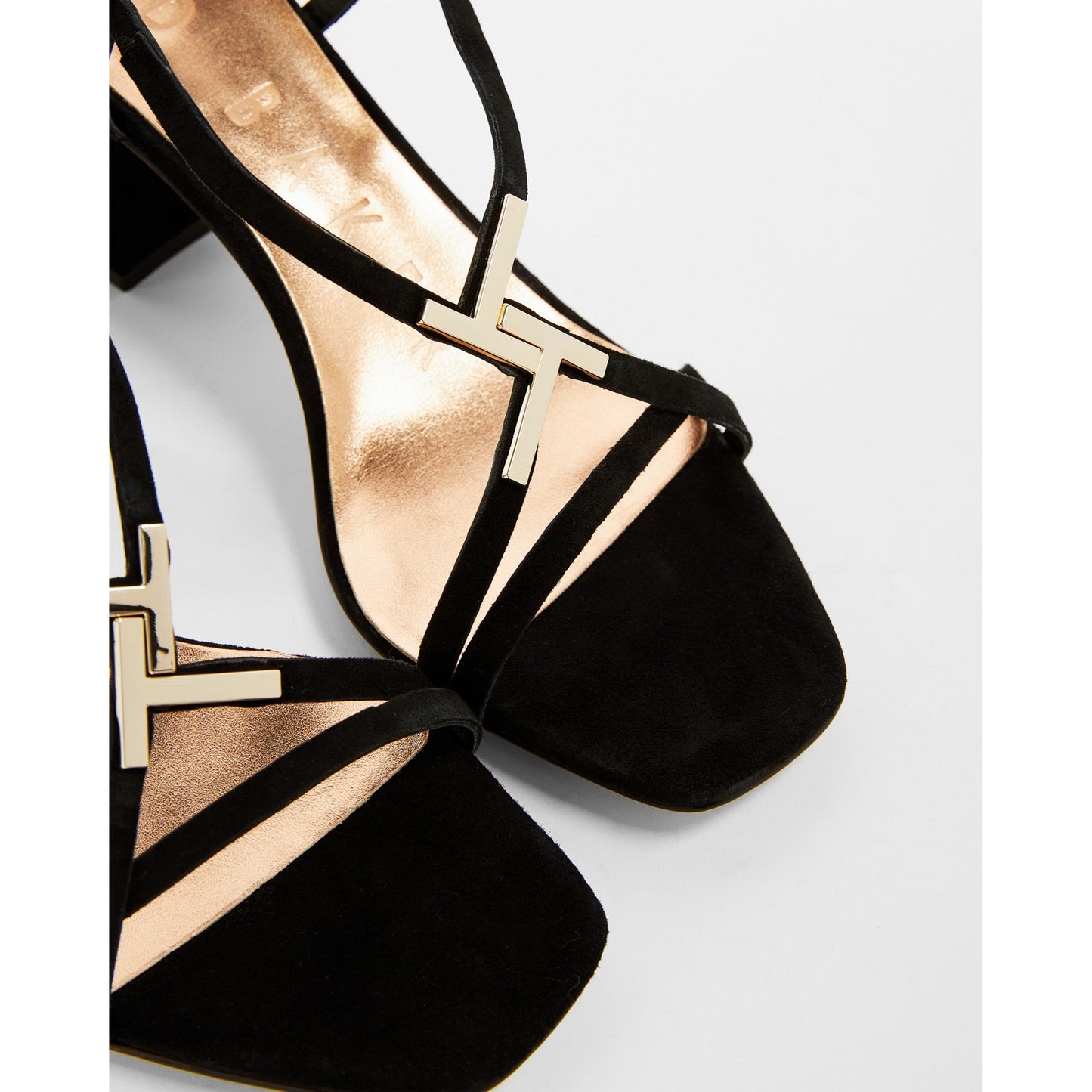 Women Joleeas-Suede T Strappy Block Heel Sandal - Black