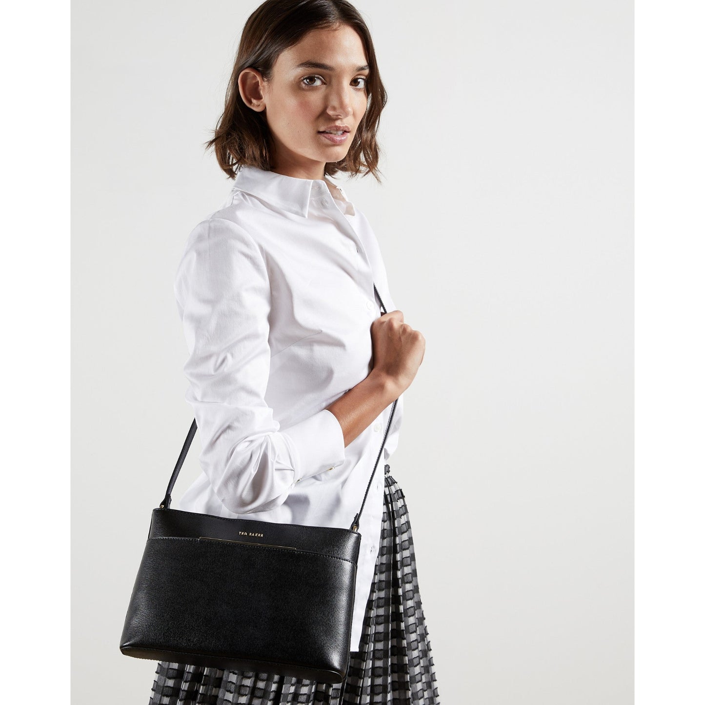 女士 Golnaz-Saffiano Bar Detail Xbody - 黑色