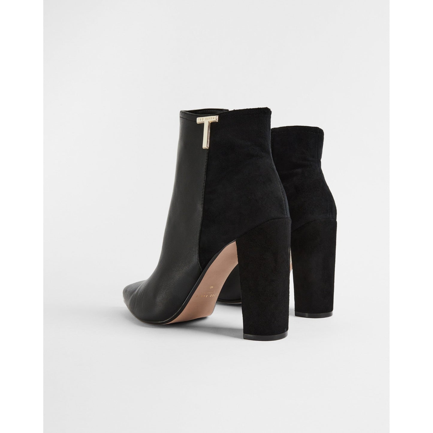 Women Qinala-T Detail Leather Boot - Black