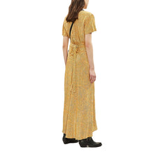 將圖片載入圖庫檢視器 Betina Graphic-Pattern Crepe Midi Dress
