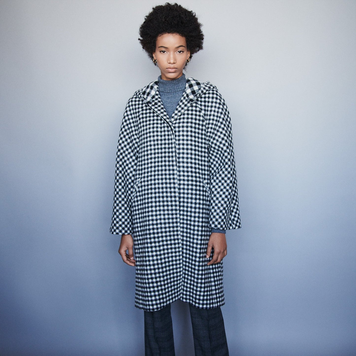 Goga Outerwear - Black / White