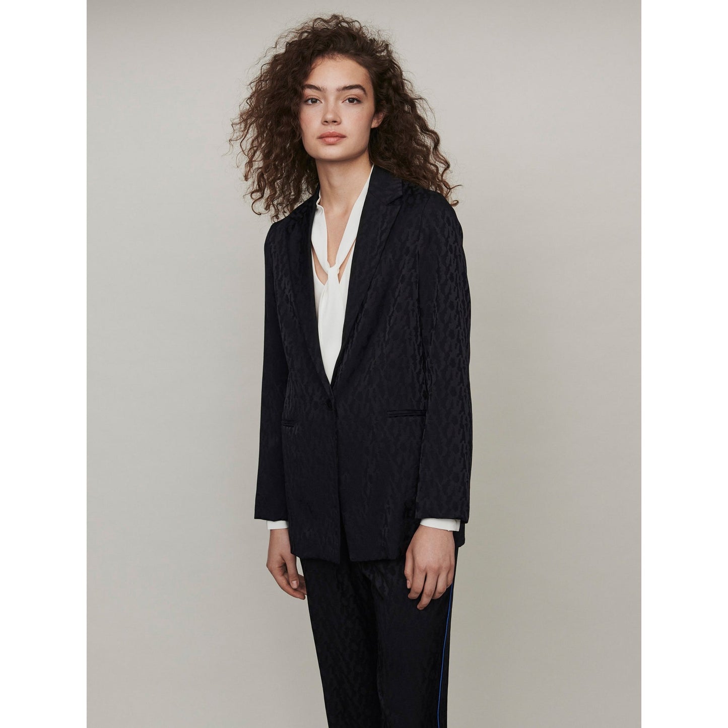 Val Blazer - Black