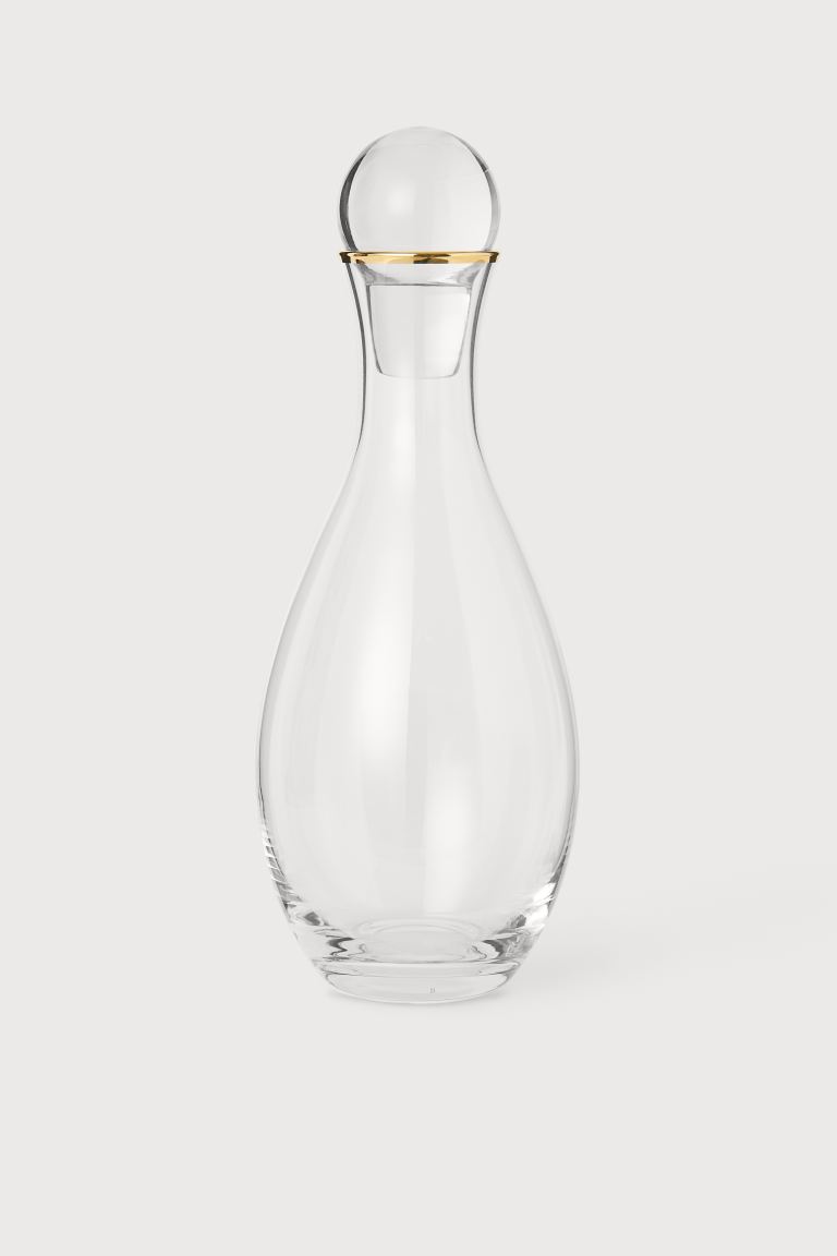 Clear glass carafe